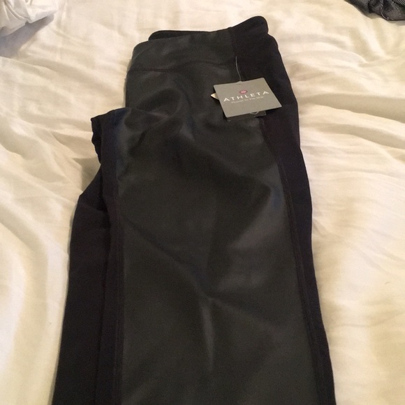 Black and pleather athletic leggings - Picture 2 of 2